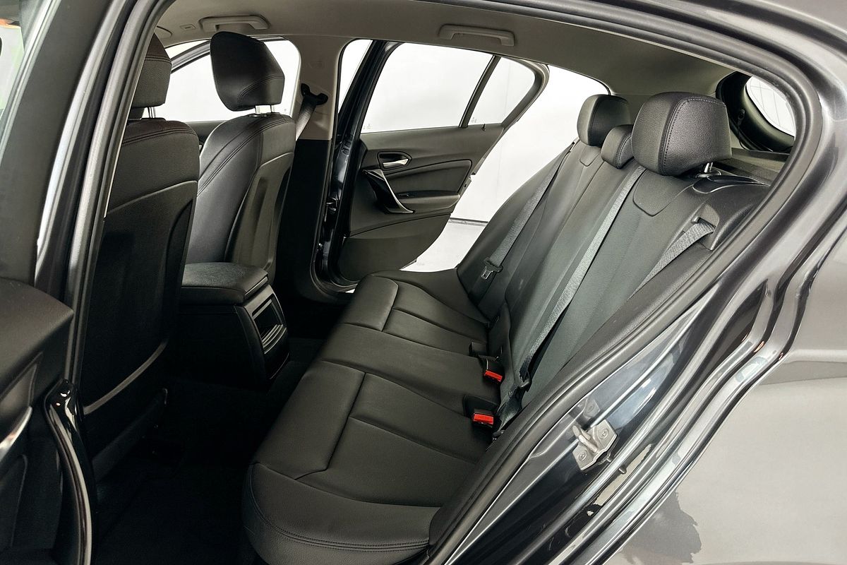 2016 BMW 1 18i SPORT LINE F20 LCI