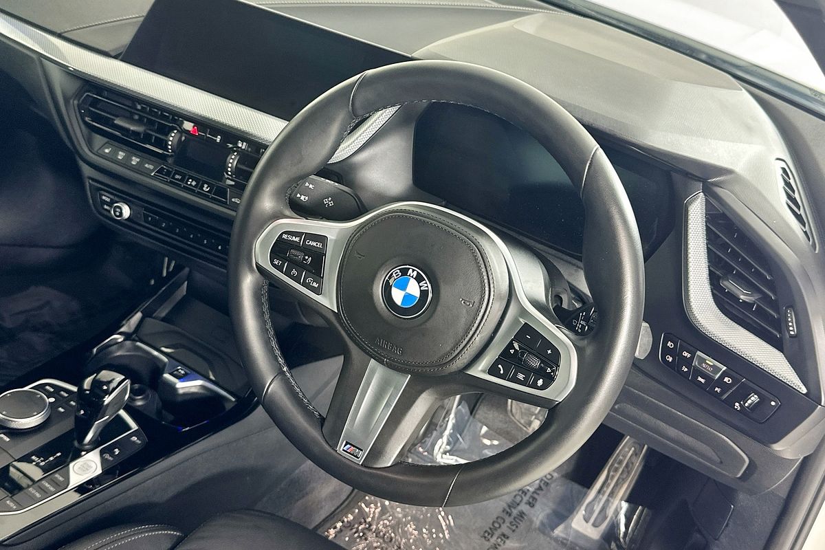 2022 BMW 1 18i M SPORT F40