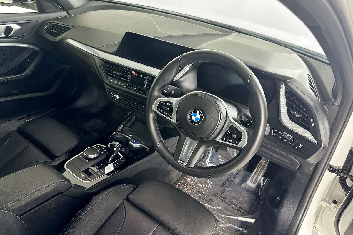 2022 BMW 1 18i M SPORT F40