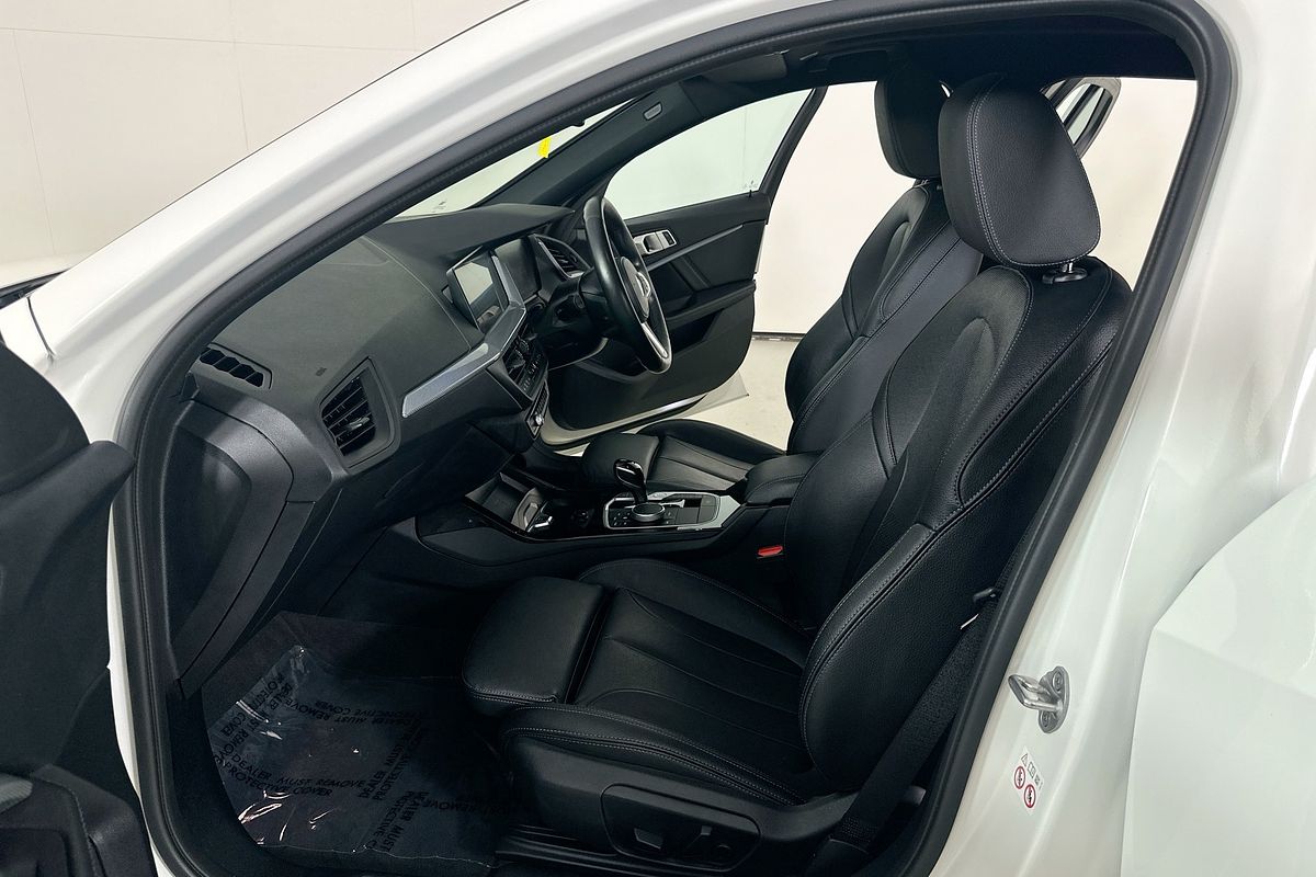 2022 BMW 1 18i M SPORT F40