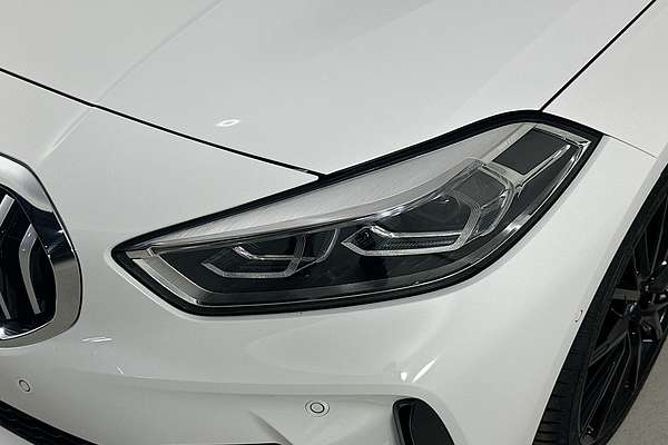 2022 BMW 1 18i M SPORT F40