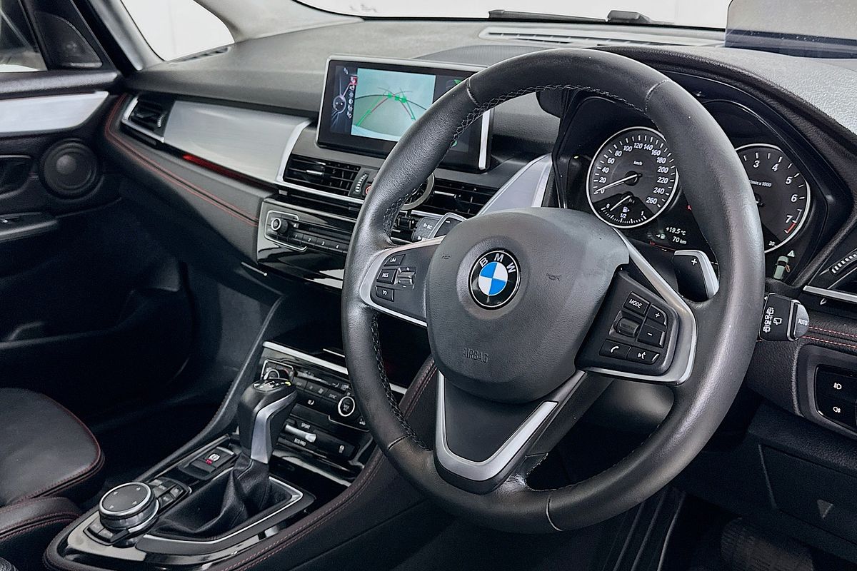 2015 BMW 2 25i ACTIVE TOURER LUXURY LINE F45