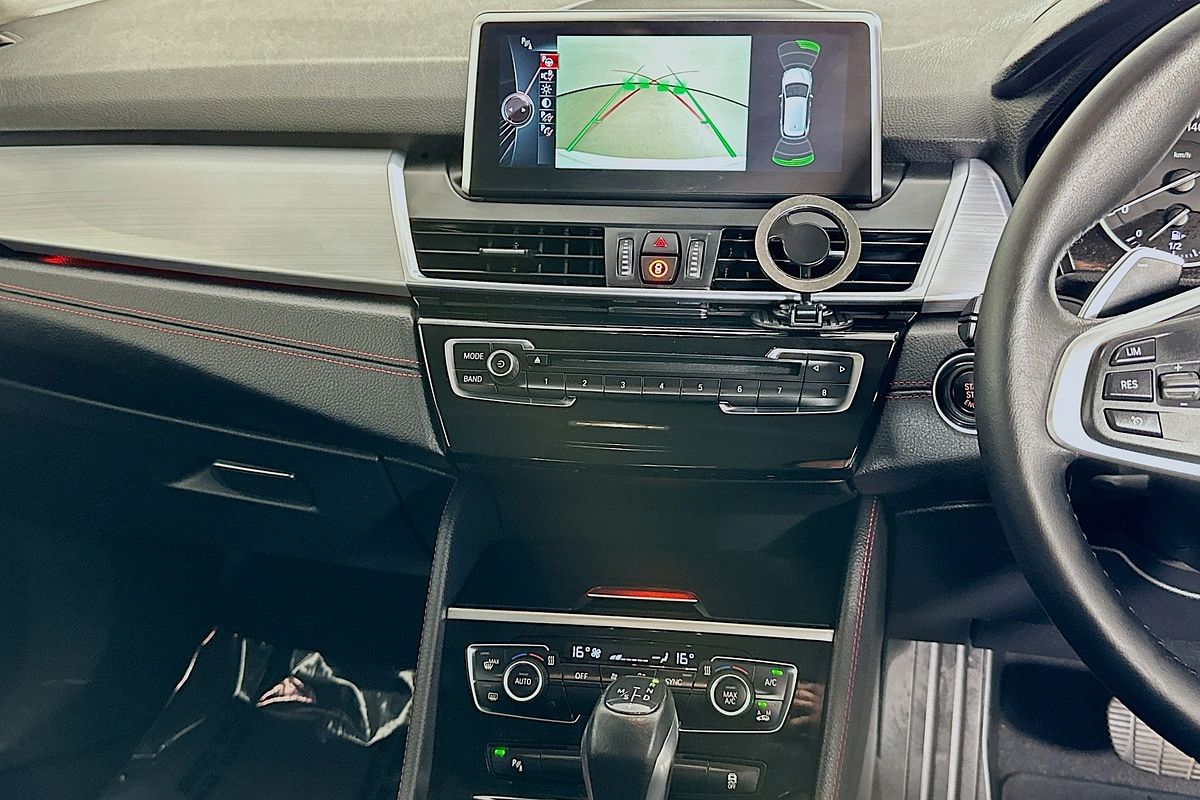 2015 BMW 2 25i ACTIVE TOURER LUXURY LINE F45