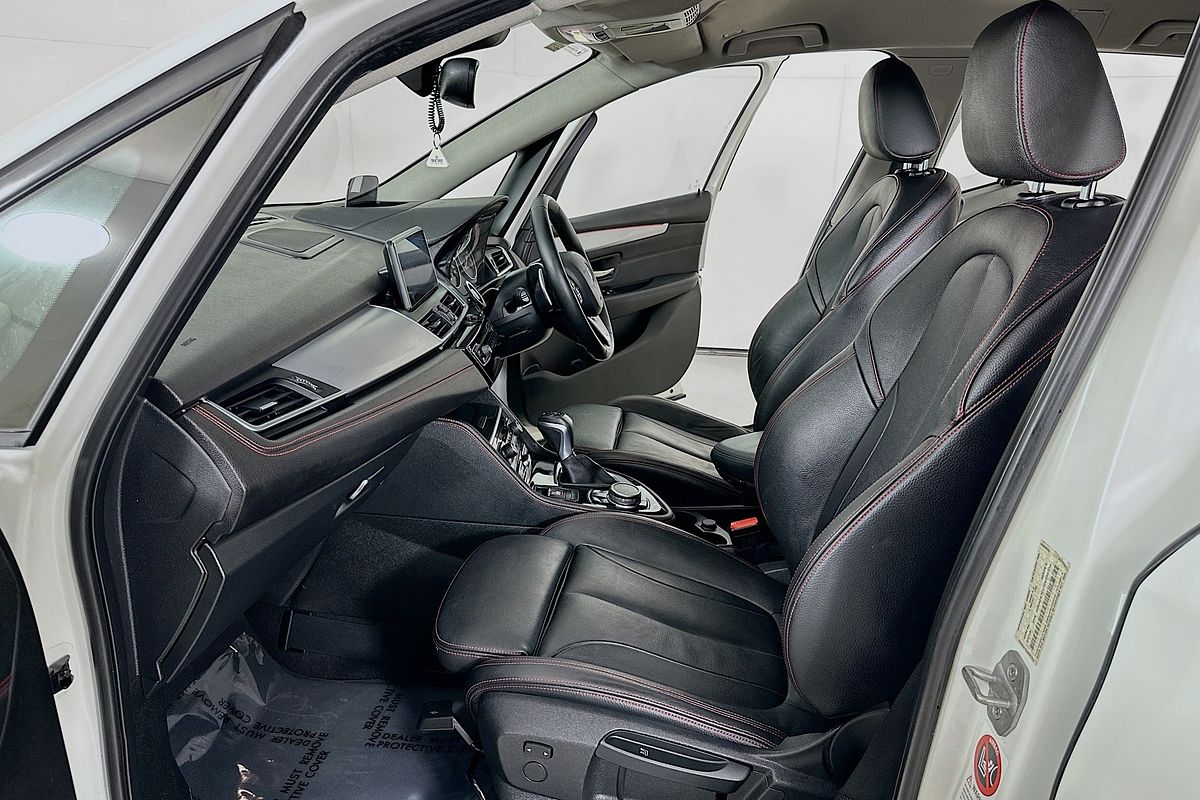 2015 BMW 2 25i ACTIVE TOURER LUXURY LINE F45