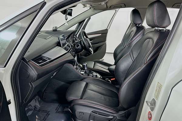 2015 BMW 2 25i ACTIVE TOURER LUXURY LINE F45
