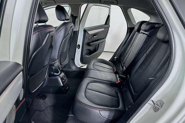 2015 BMW 2 25i ACTIVE TOURER LUXURY LINE F45
