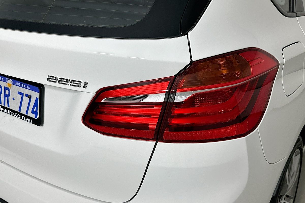 2015 BMW 2 25i ACTIVE TOURER LUXURY LINE F45