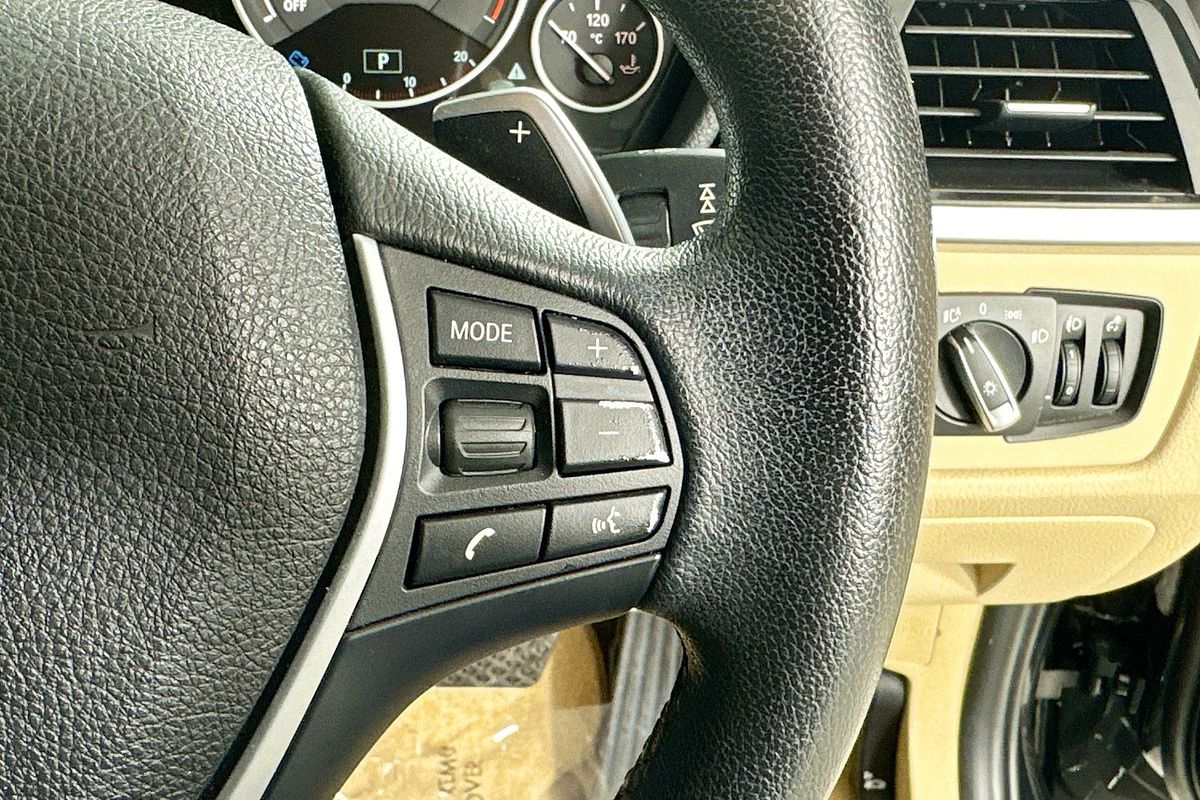 2012 BMW 3 20i F30