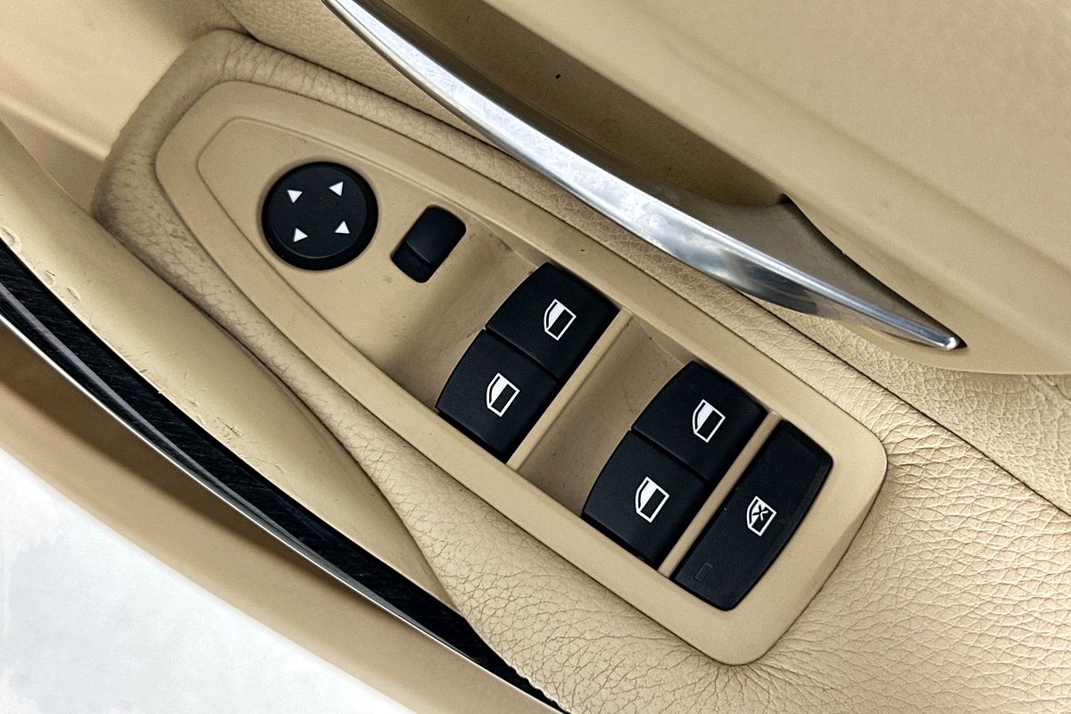 2012 BMW 3 20i F30