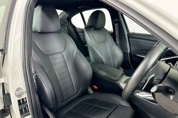 2020 BMW 3 30i M SPORT G20