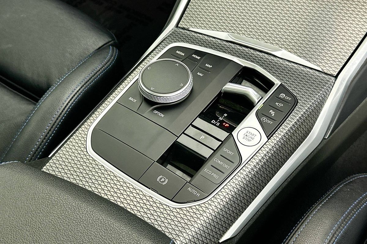 2022 BMW 3 30i M SPORT G20 LCI