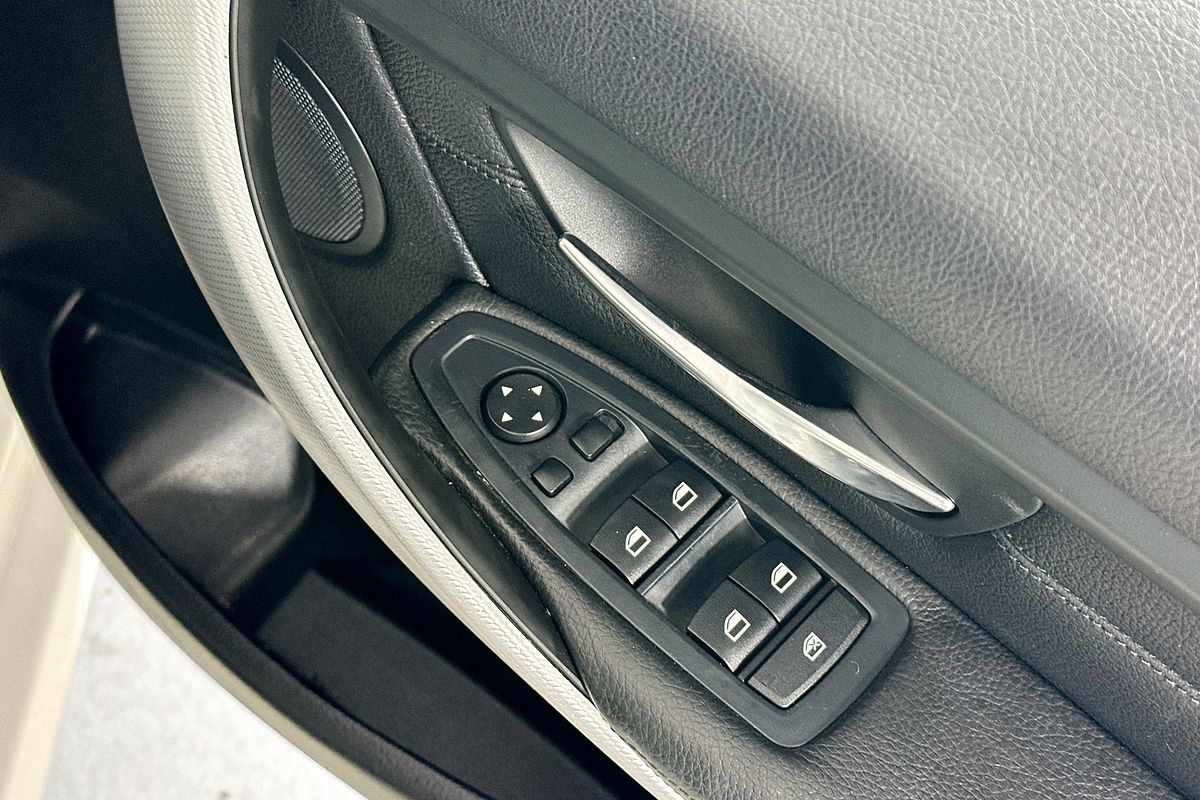 2014 BMW 3 20i F30 MY14