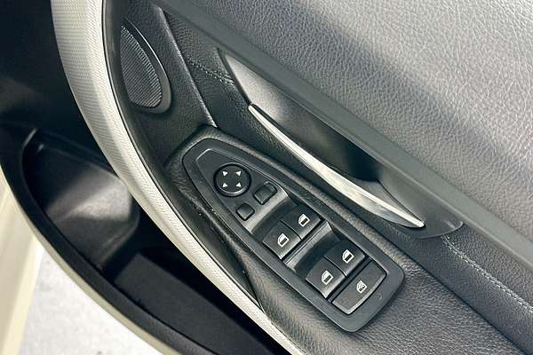 2014 BMW 3 20i F30 MY14