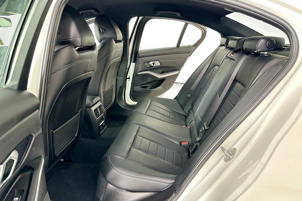 2020 BMW 3 30i M SPORT G20