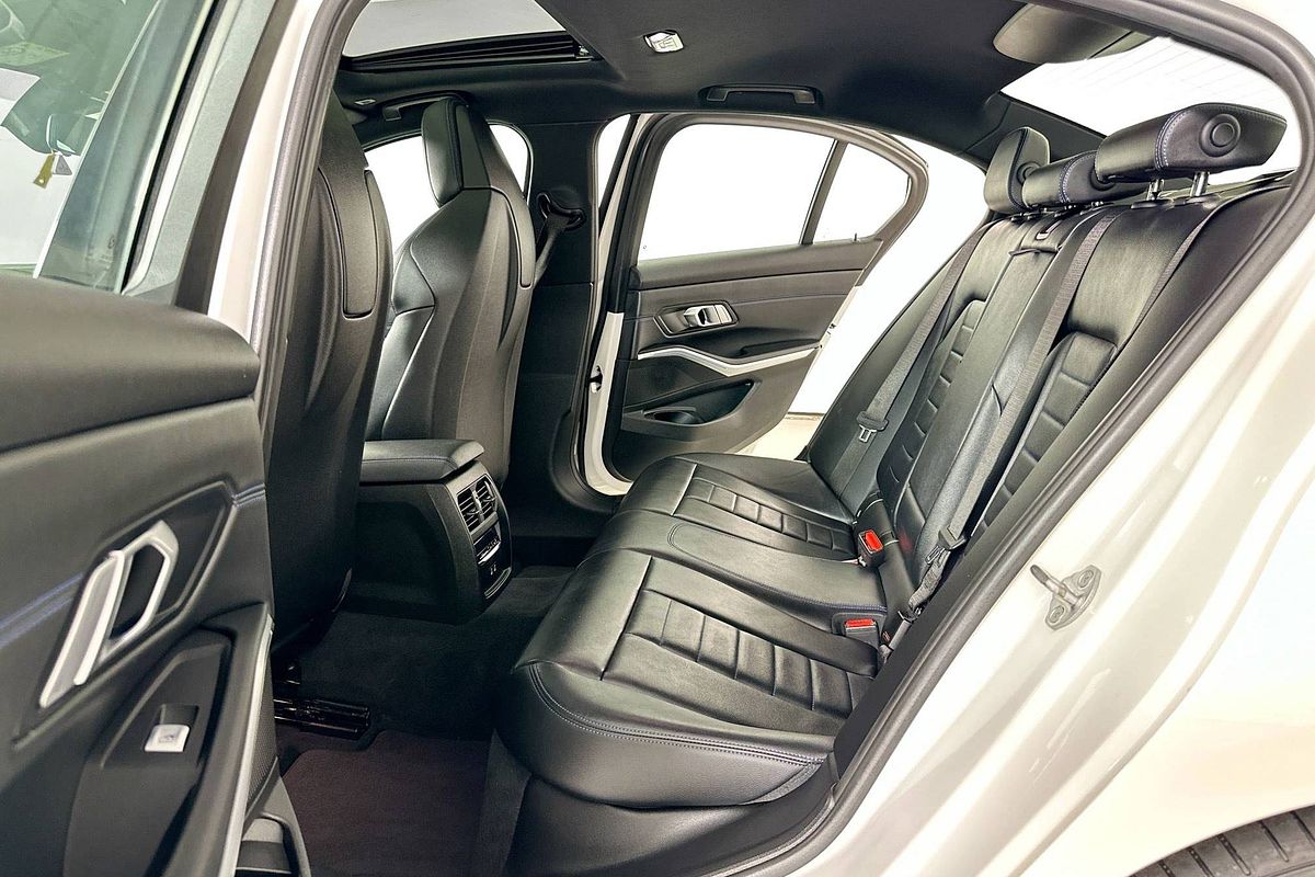 2022 BMW 3 30i M SPORT G20 LCI