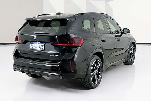 2024 BMW X1 xDRIVE20i M SPORT U11