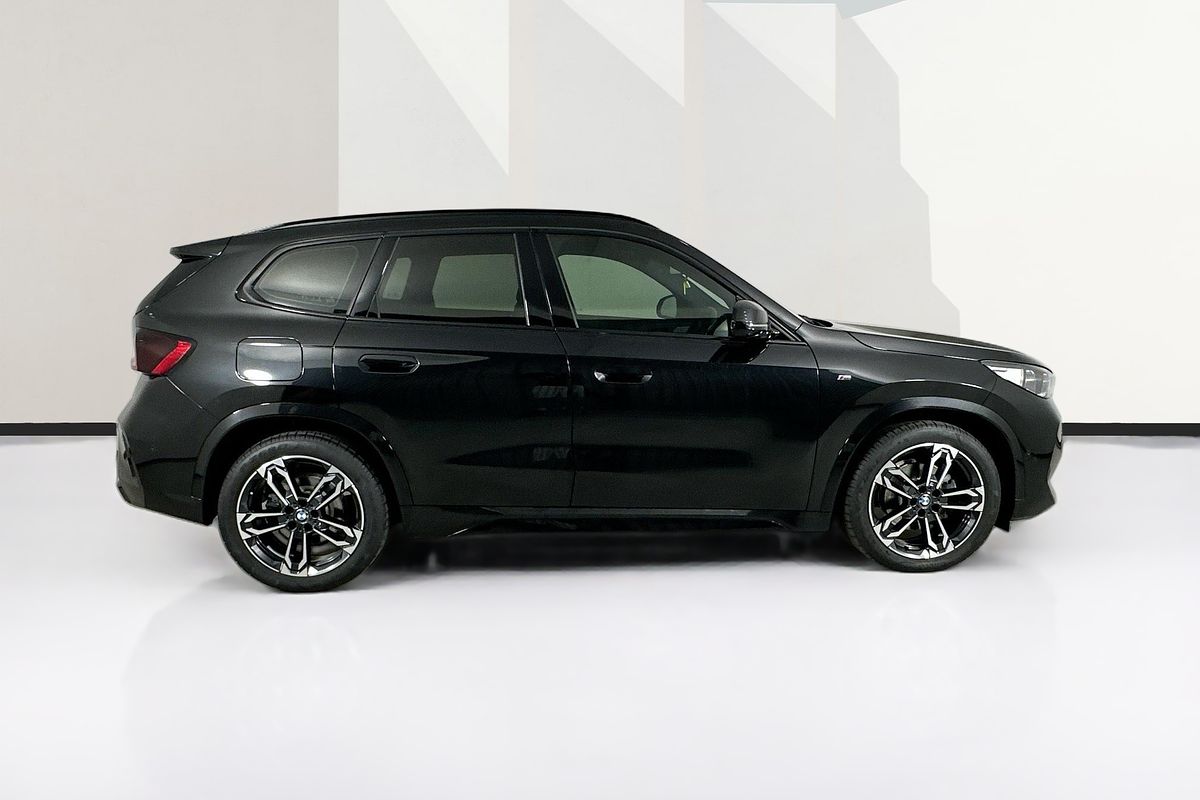 2024 BMW X1 xDRIVE20i M SPORT U11