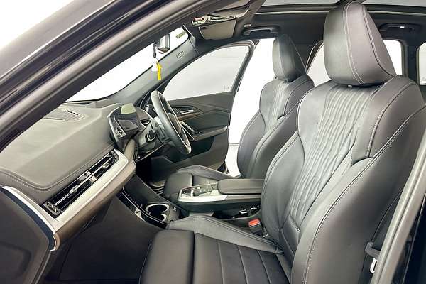 2024 BMW X1 xDRIVE20i M SPORT U11