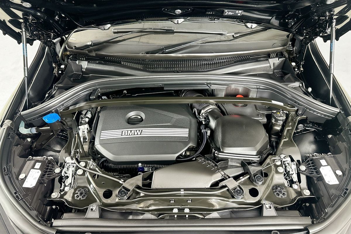 2024 BMW X1 xDRIVE20i M SPORT U11