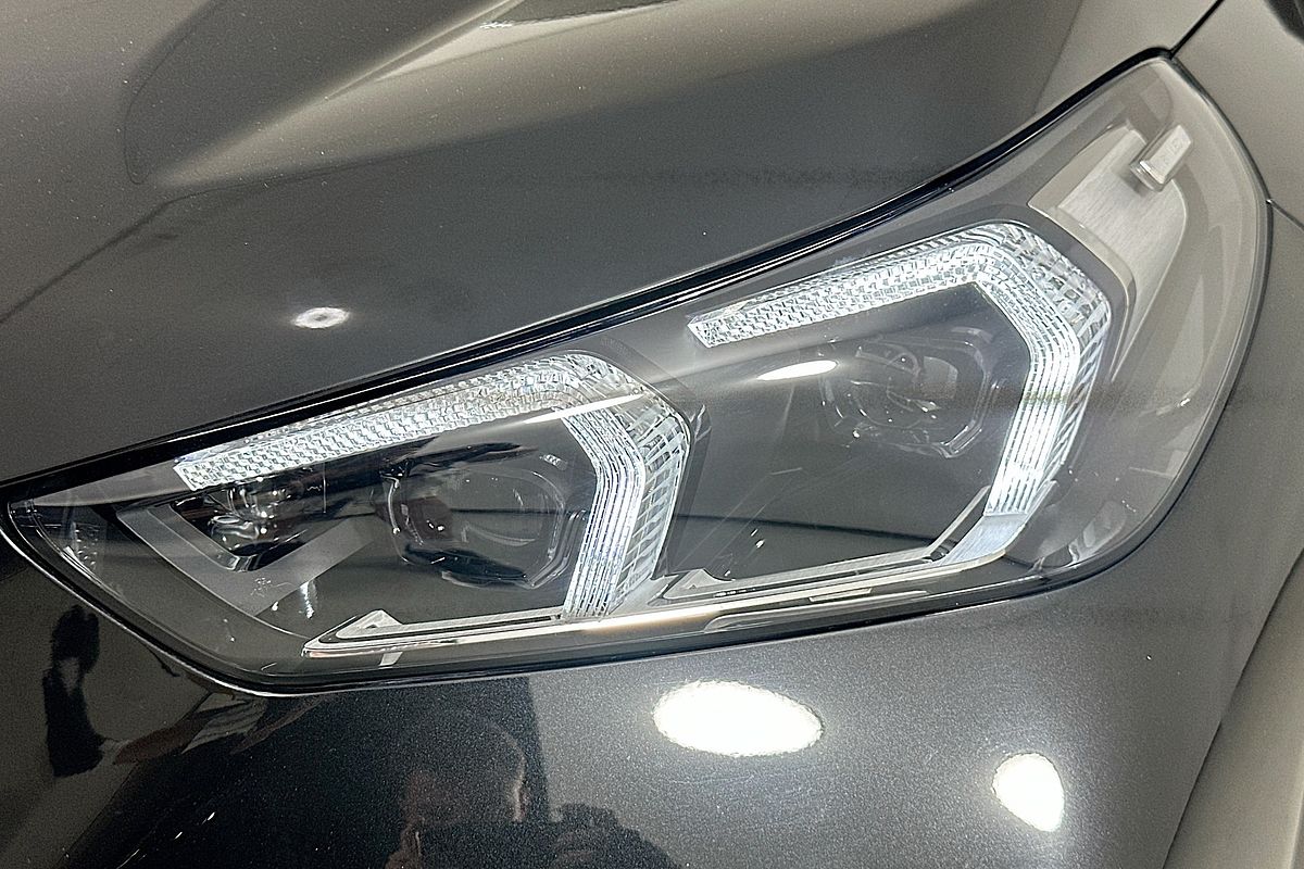 2024 BMW X1 xDRIVE20i M SPORT U11