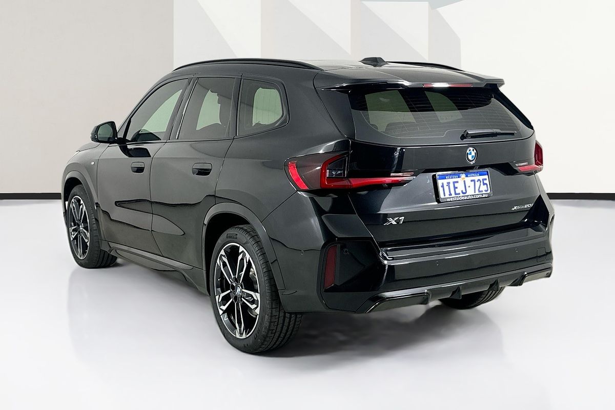 2024 BMW X1 xDRIVE20i M SPORT U11