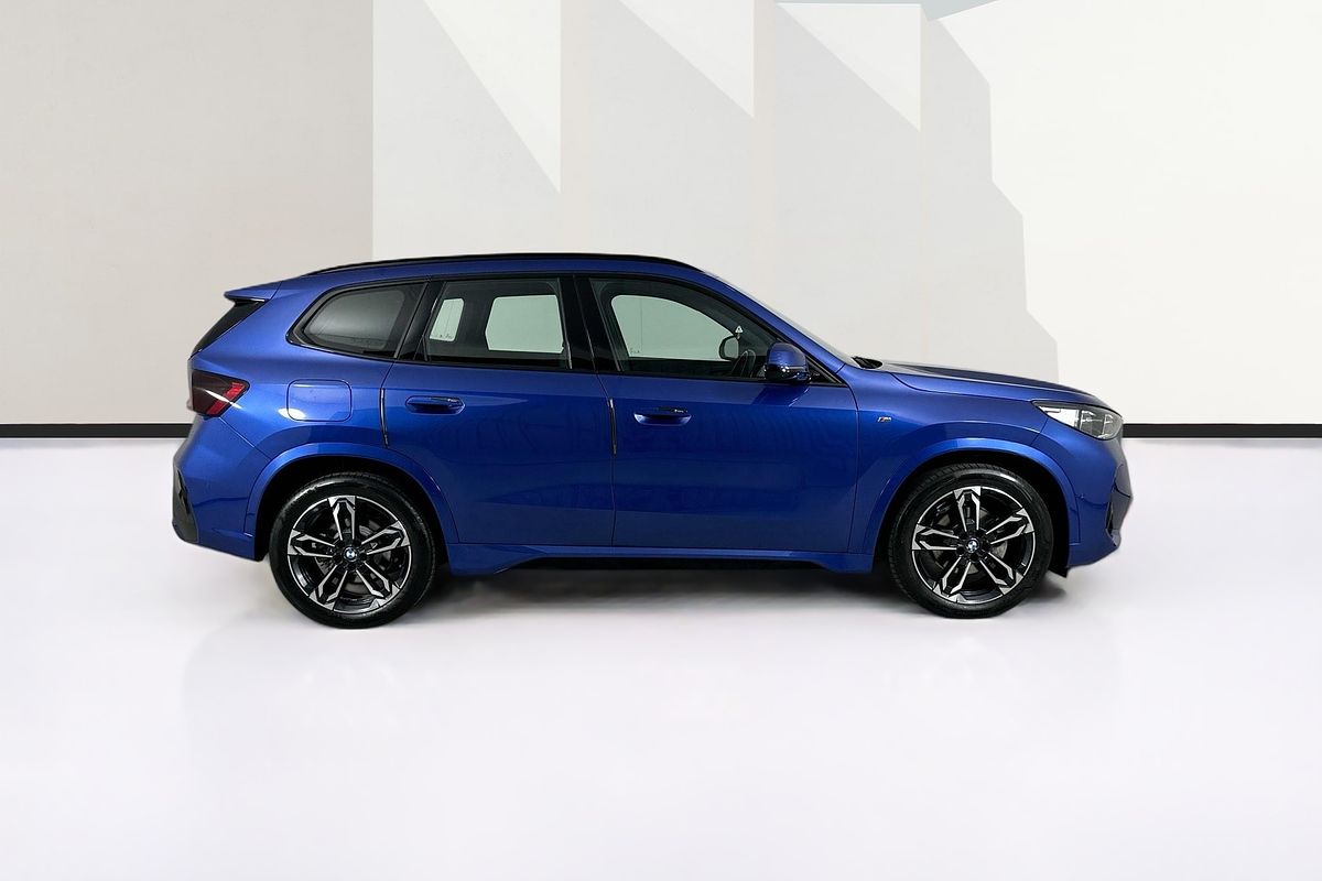 2023 BMW X1 xDRIVE20i M SPORT U11