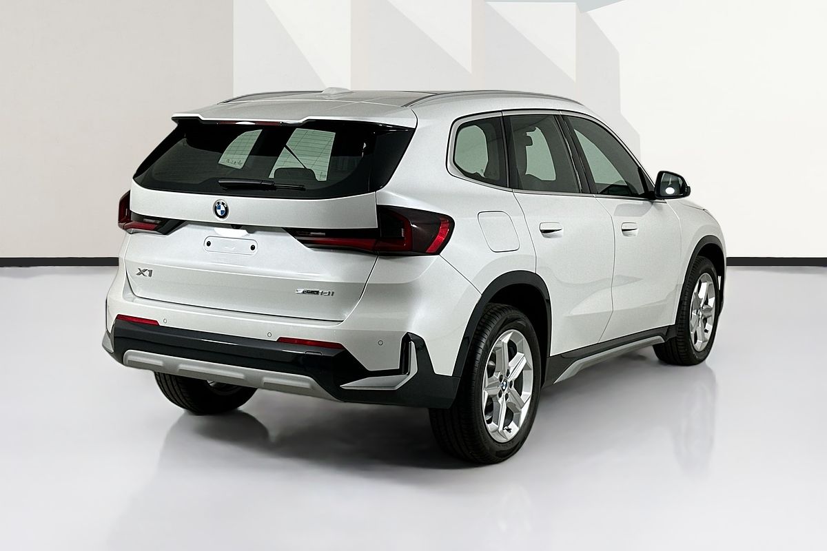 2024 BMW X1 sDRIVE18i U11