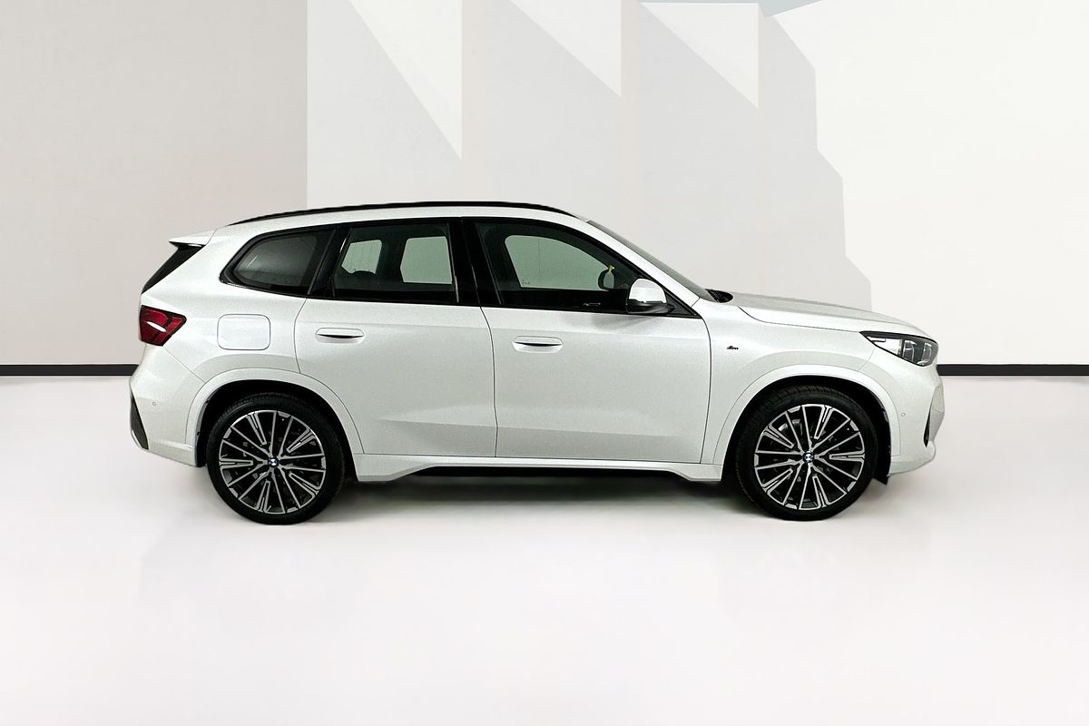 2025 BMW X1 xDRIVE20i U11