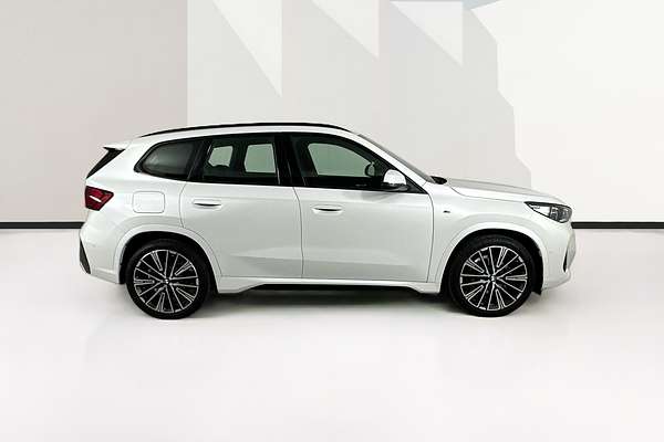 2025 BMW X1 xDRIVE20i U11