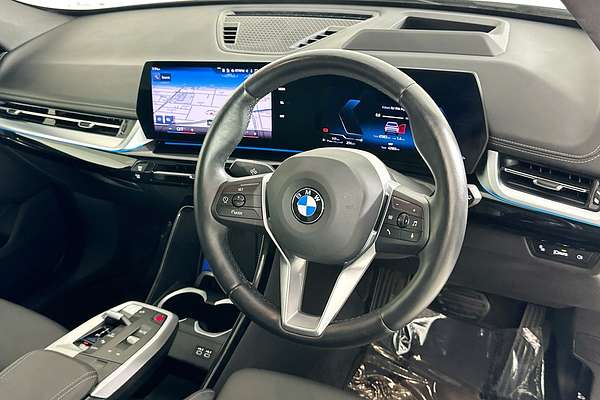 2023 BMW X1 sDRIVE18i U11
