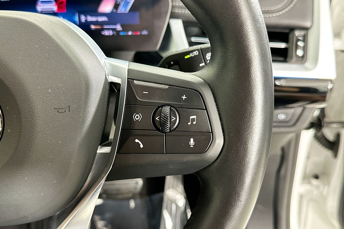 2023 BMW X1 sDRIVE18i U11