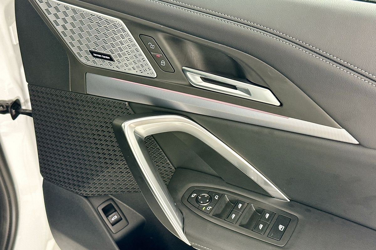 2024 BMW X1 sDRIVE18i U11