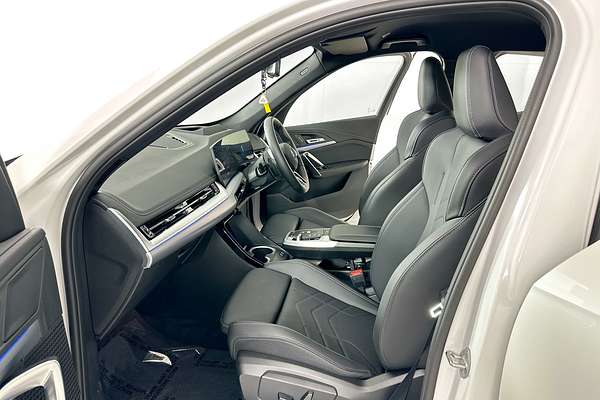 2025 BMW X1 xDRIVE20i U11