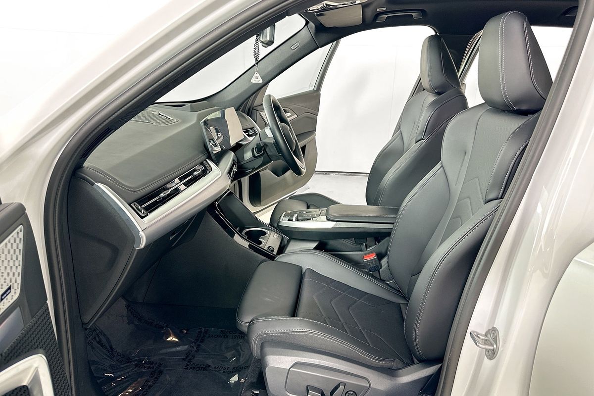 2024 BMW X1 sDRIVE18i U11