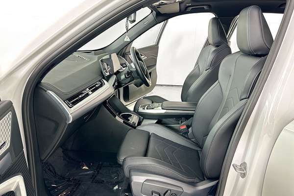 2024 BMW X1 sDRIVE18i U11