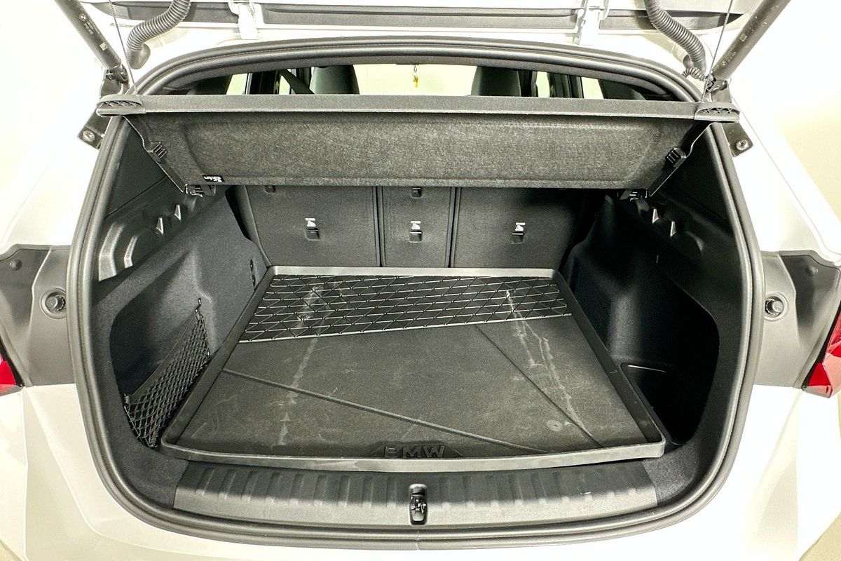 2025 BMW X1 xDRIVE20i U11