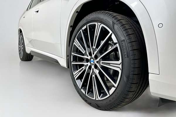 2025 BMW X1 xDRIVE20i U11