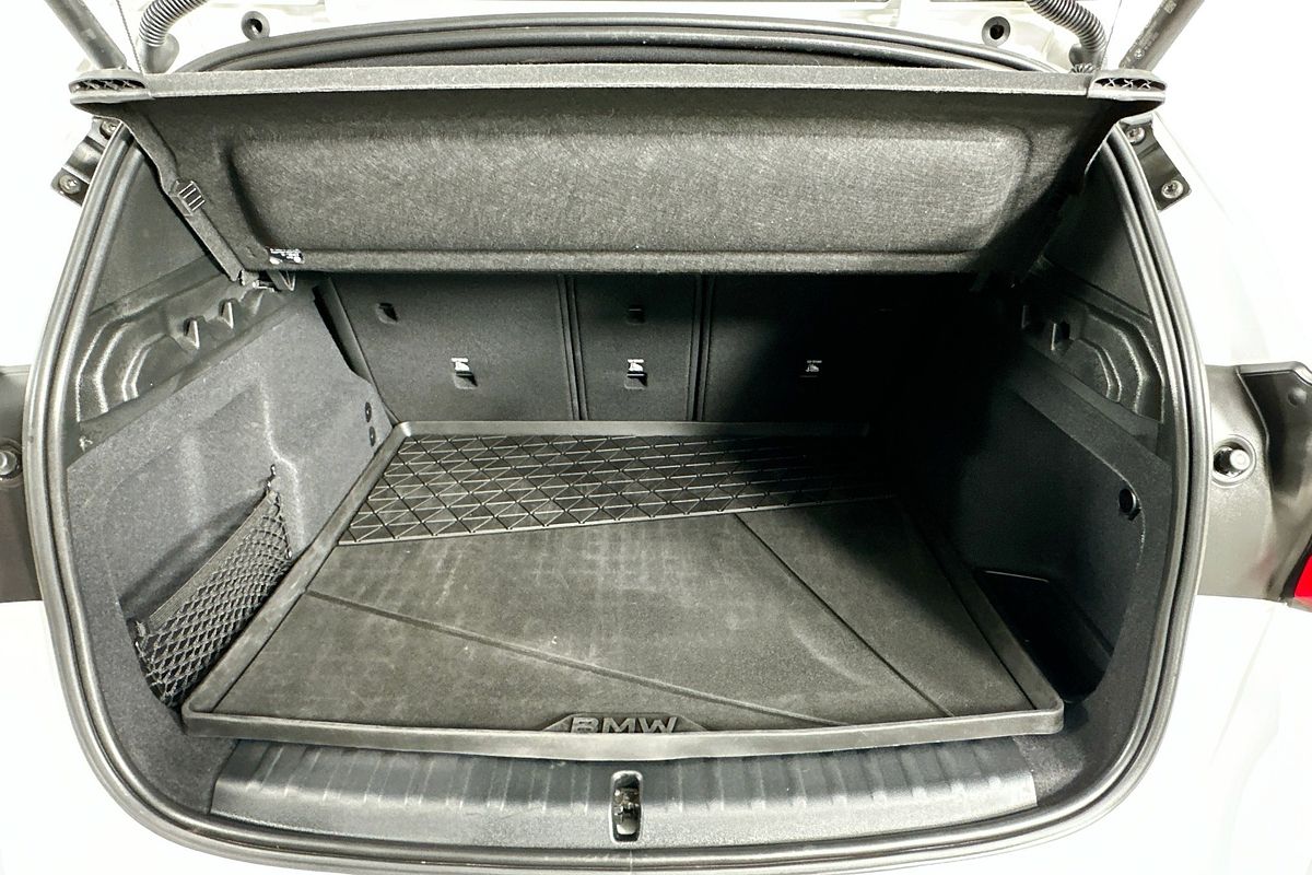 2023 BMW X1 sDRIVE18i U11