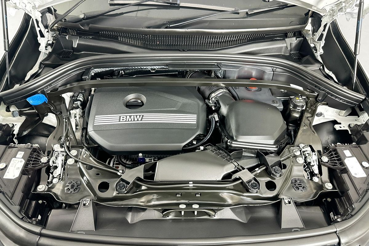 2023 BMW X1 sDRIVE18i U11