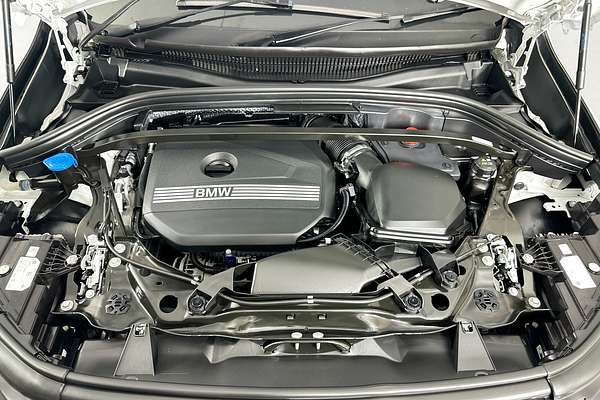 2023 BMW X1 sDRIVE18i U11