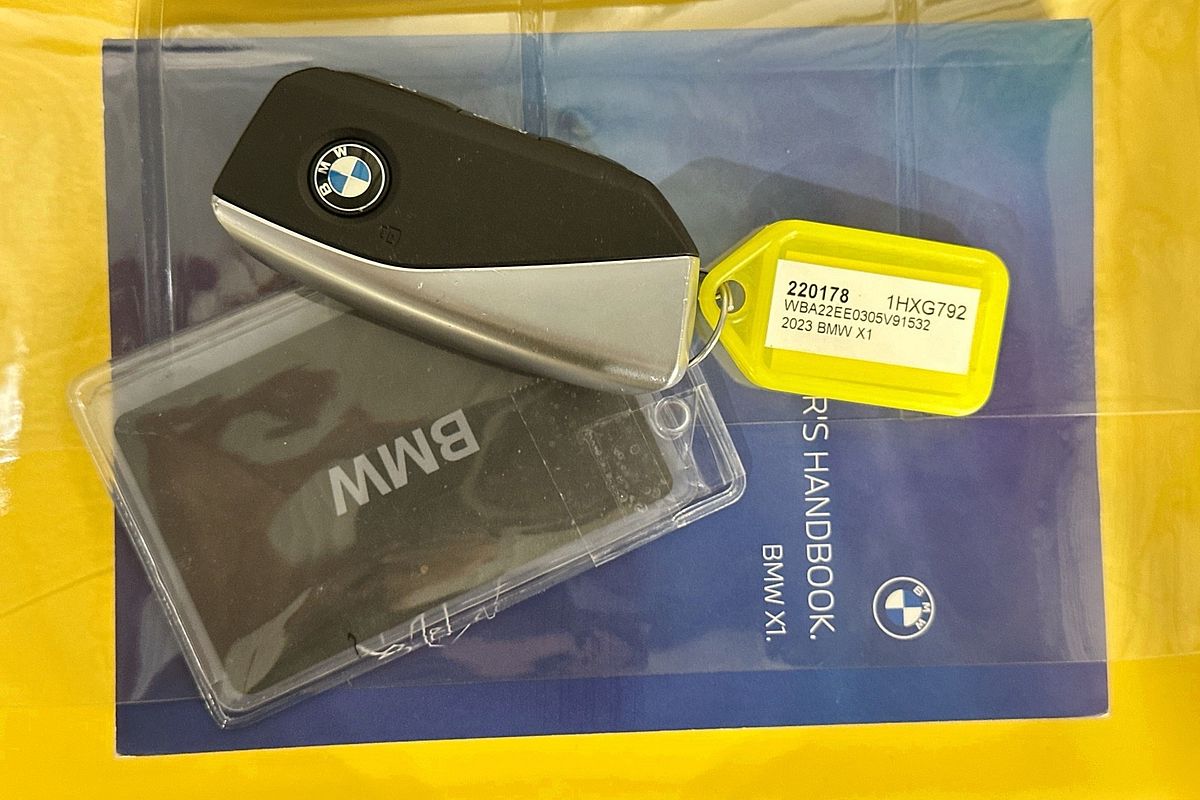 2023 BMW X1 sDRIVE18i U11