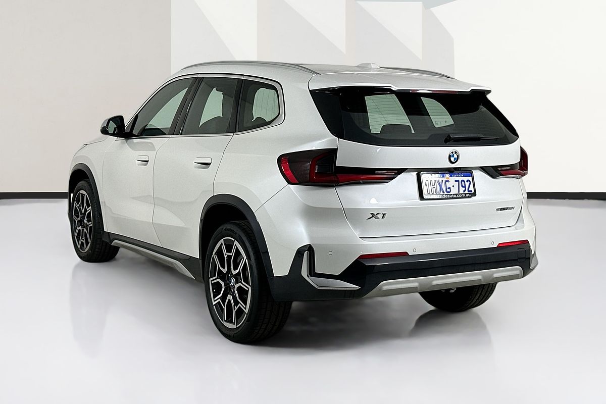 2023 BMW X1 sDRIVE18i U11