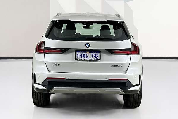 2023 BMW X1 sDRIVE18i U11