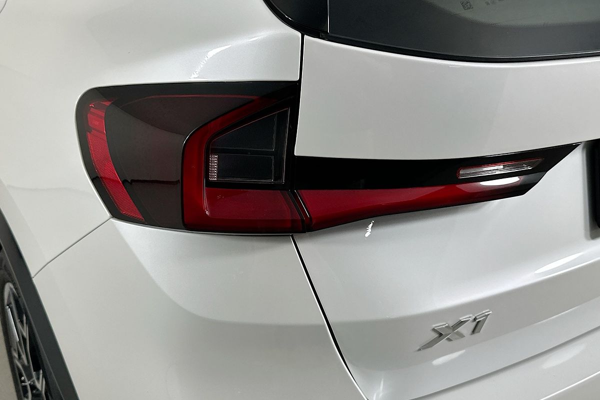 2023 BMW X1 sDRIVE18i U11