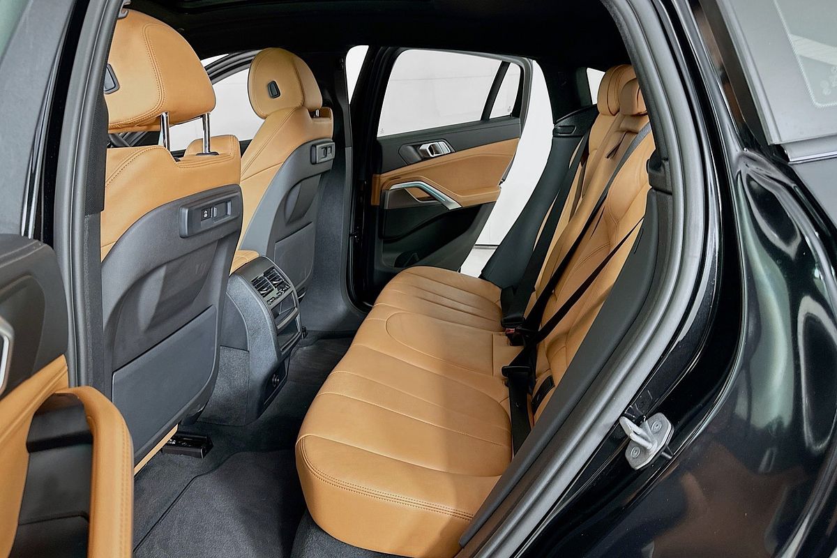 2022 BMW X6 xDRIVE30d M SPORT G06