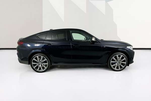 2020 BMW X6 M50i G06