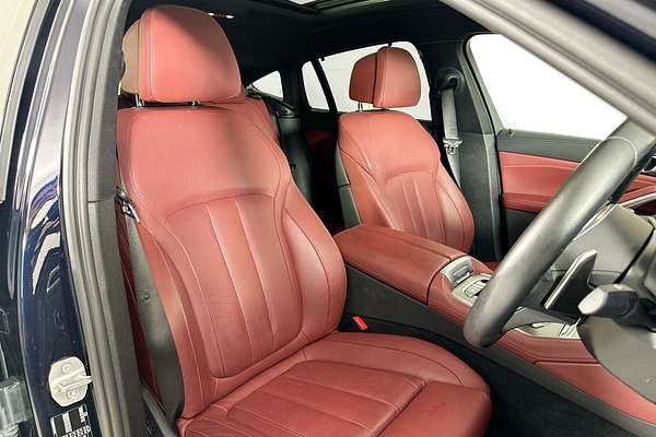 2020 BMW X6 M50i G06