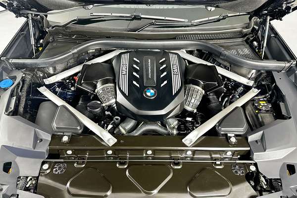 2020 BMW X6 M50i G06