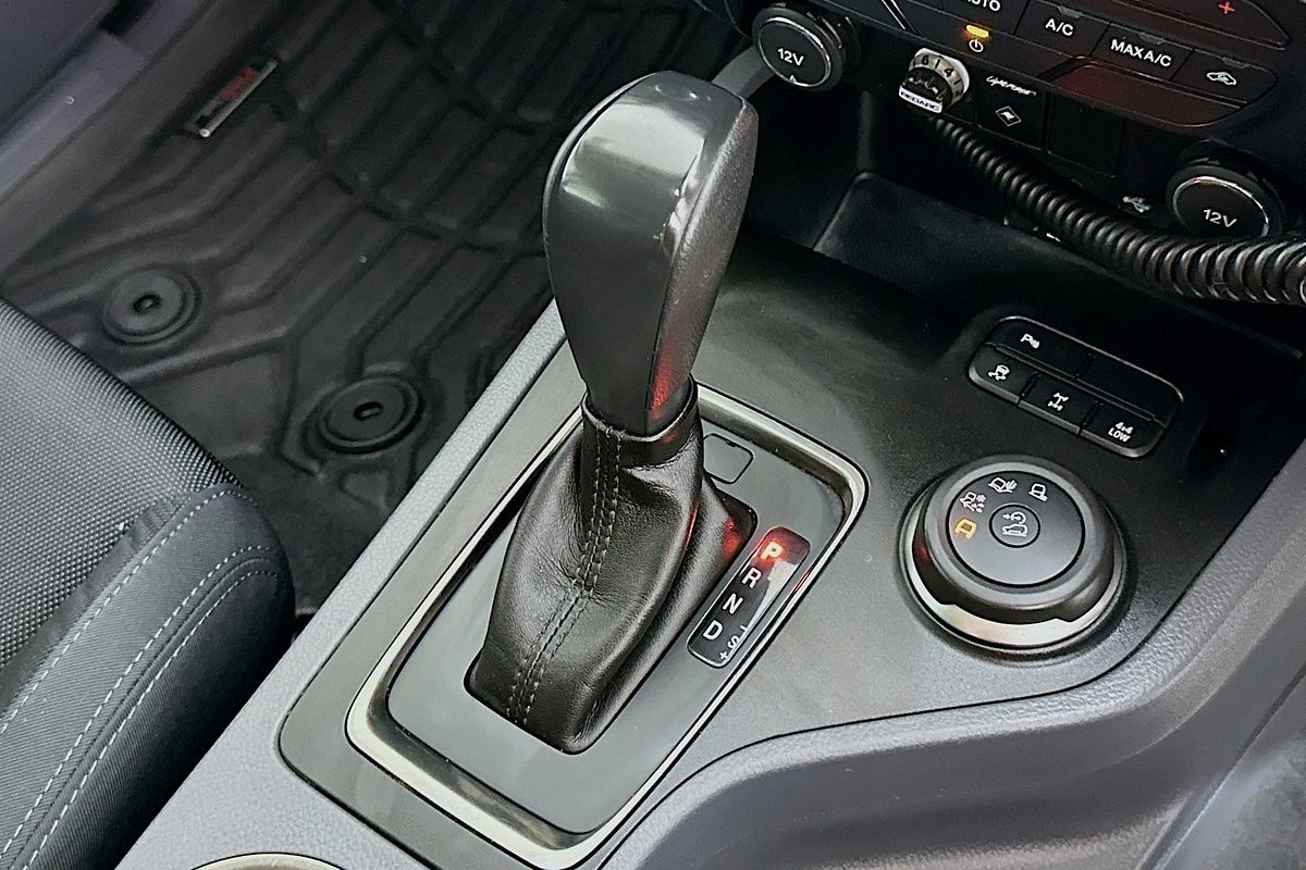 2015 Ford EVEREST TREND UA 3.2L