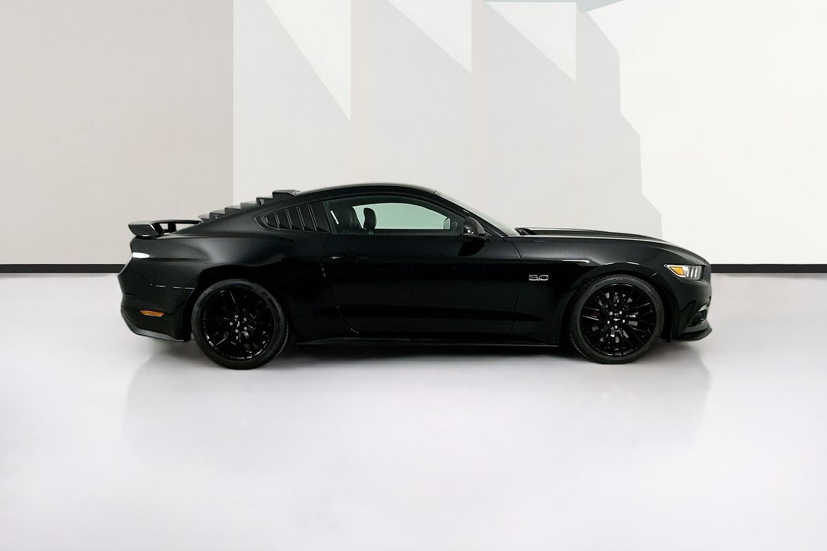 2017 Ford MUSTANG FASTBACK GT 5.0 V8 FM MY17